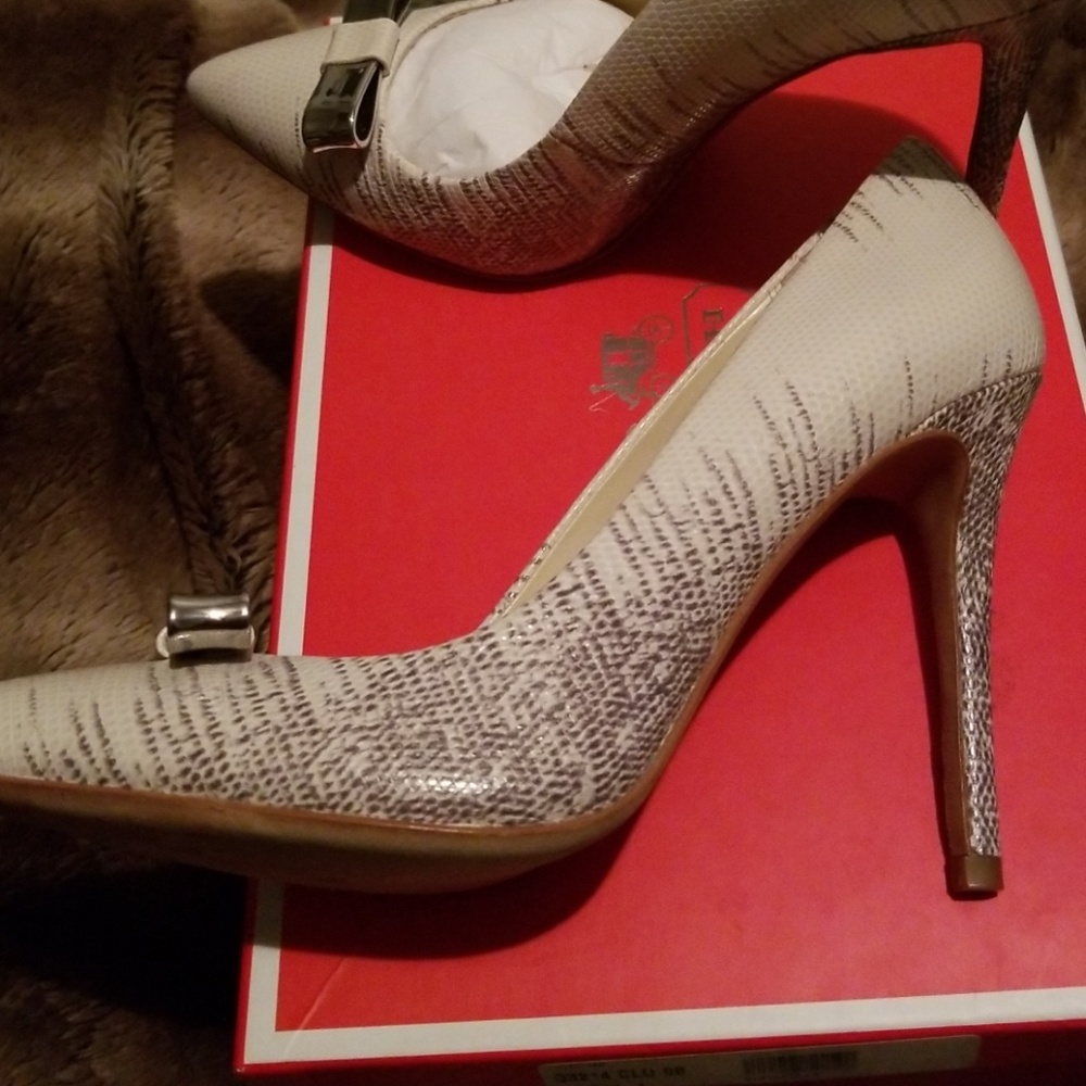 Coach Heels - image 3